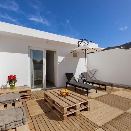 Famara Loft 12 Apartment ภายนอก รูปภาพ