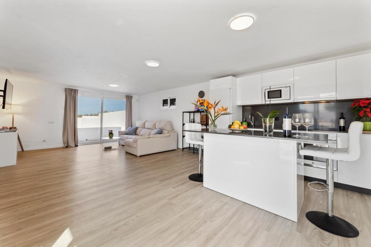 Famara Loft 12 Apartment ภายนอก รูปภาพ