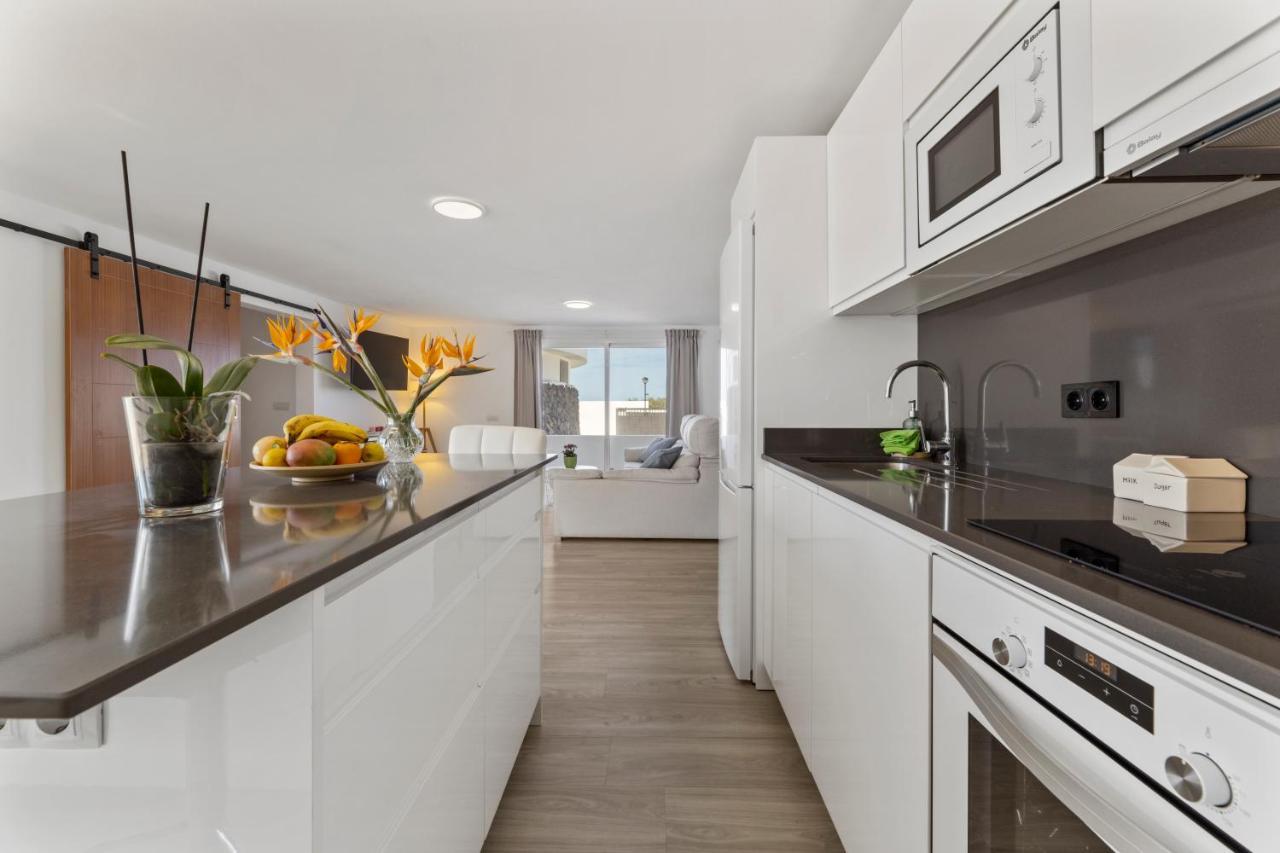 Famara Loft 12 Apartment ภายนอก รูปภาพ
