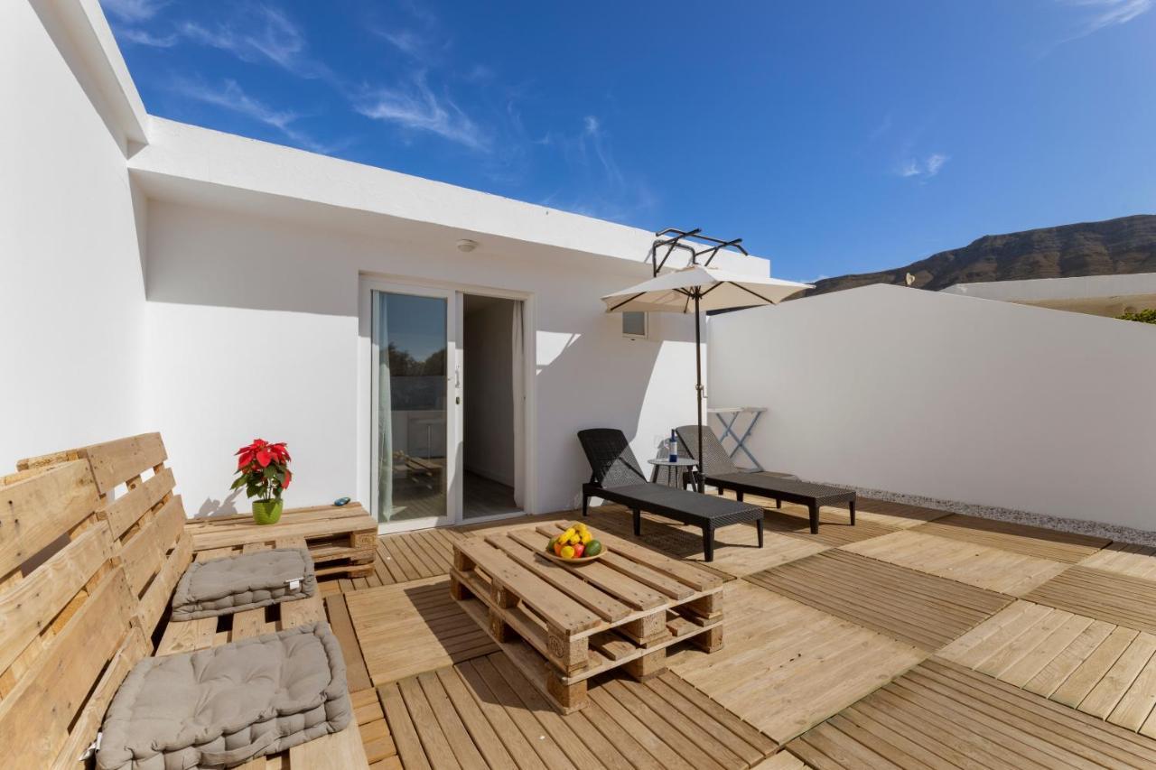 Famara Loft 12 Apartment ภายนอก รูปภาพ