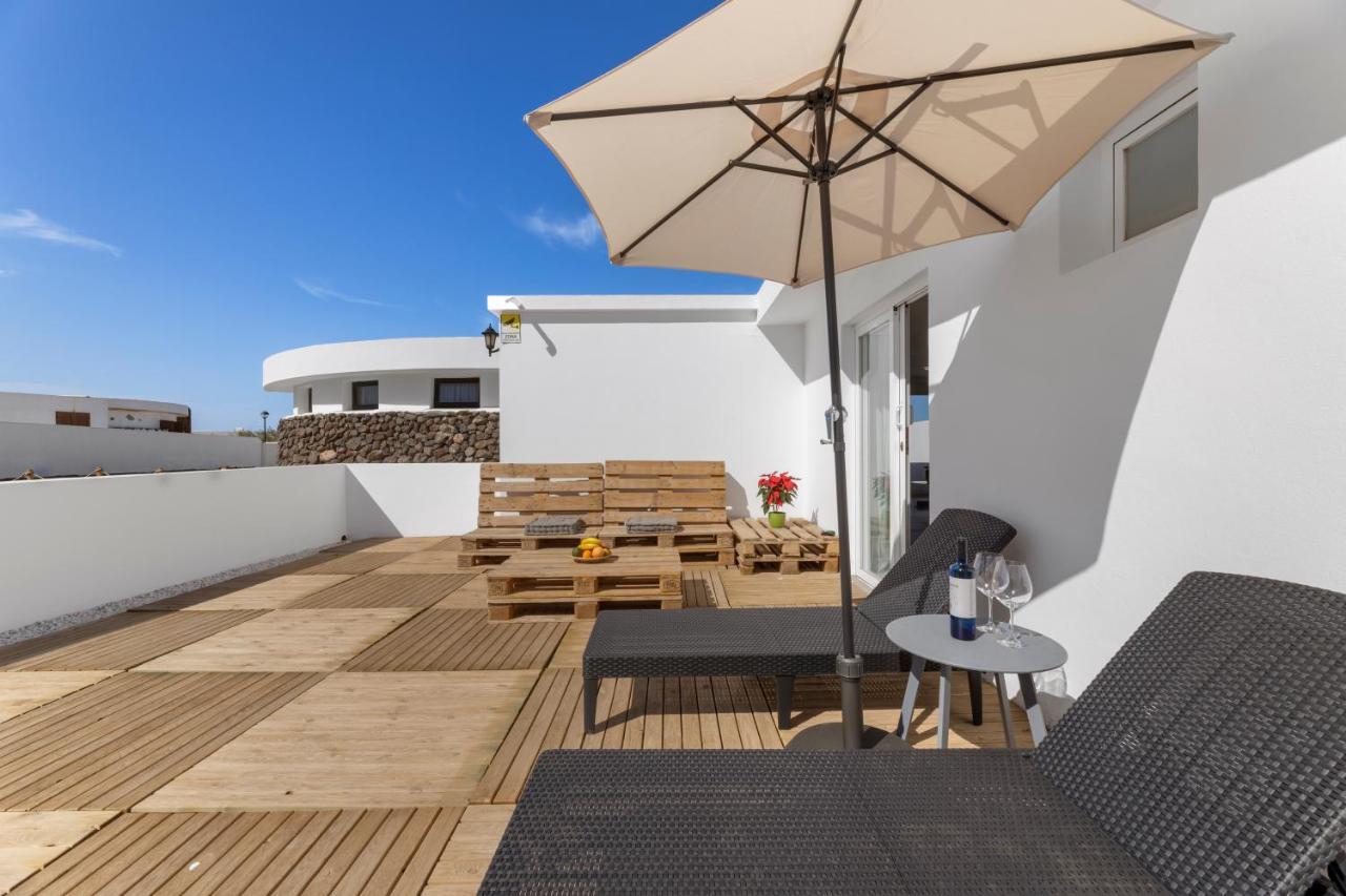 Famara Loft 12 Apartment ภายนอก รูปภาพ