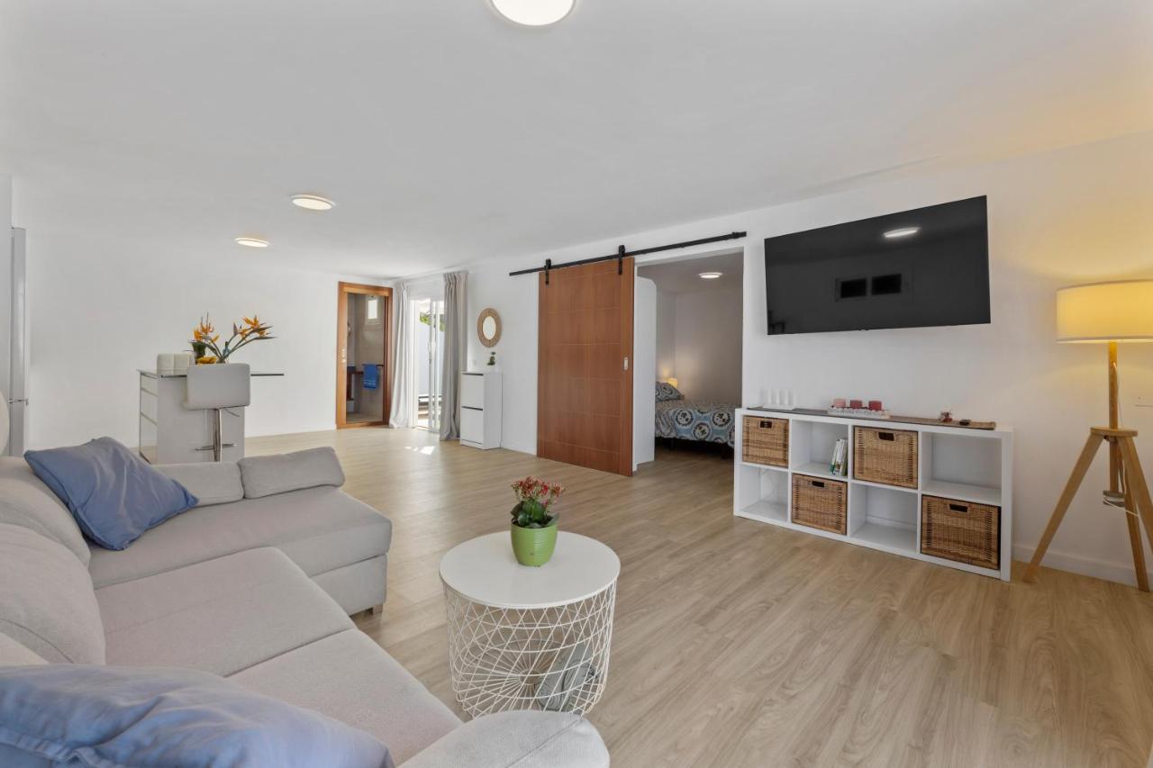 Famara Loft 12 Apartment ภายนอก รูปภาพ